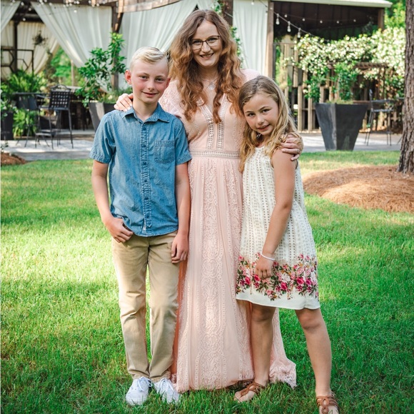 Meet your Posher, Ashley - Picture 3 of 3